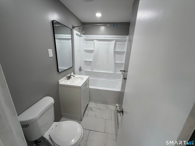 Building Photo - 402 Allen St