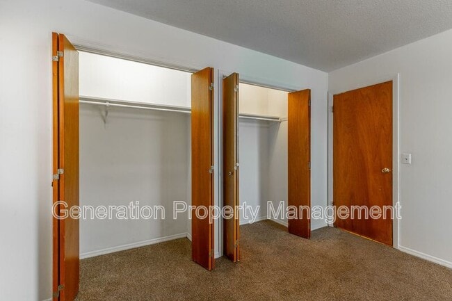 Building Photo - 72 Knollwood Dr