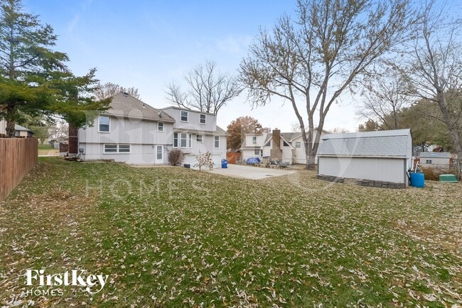 Building Photo - 1300 SW 22nd St