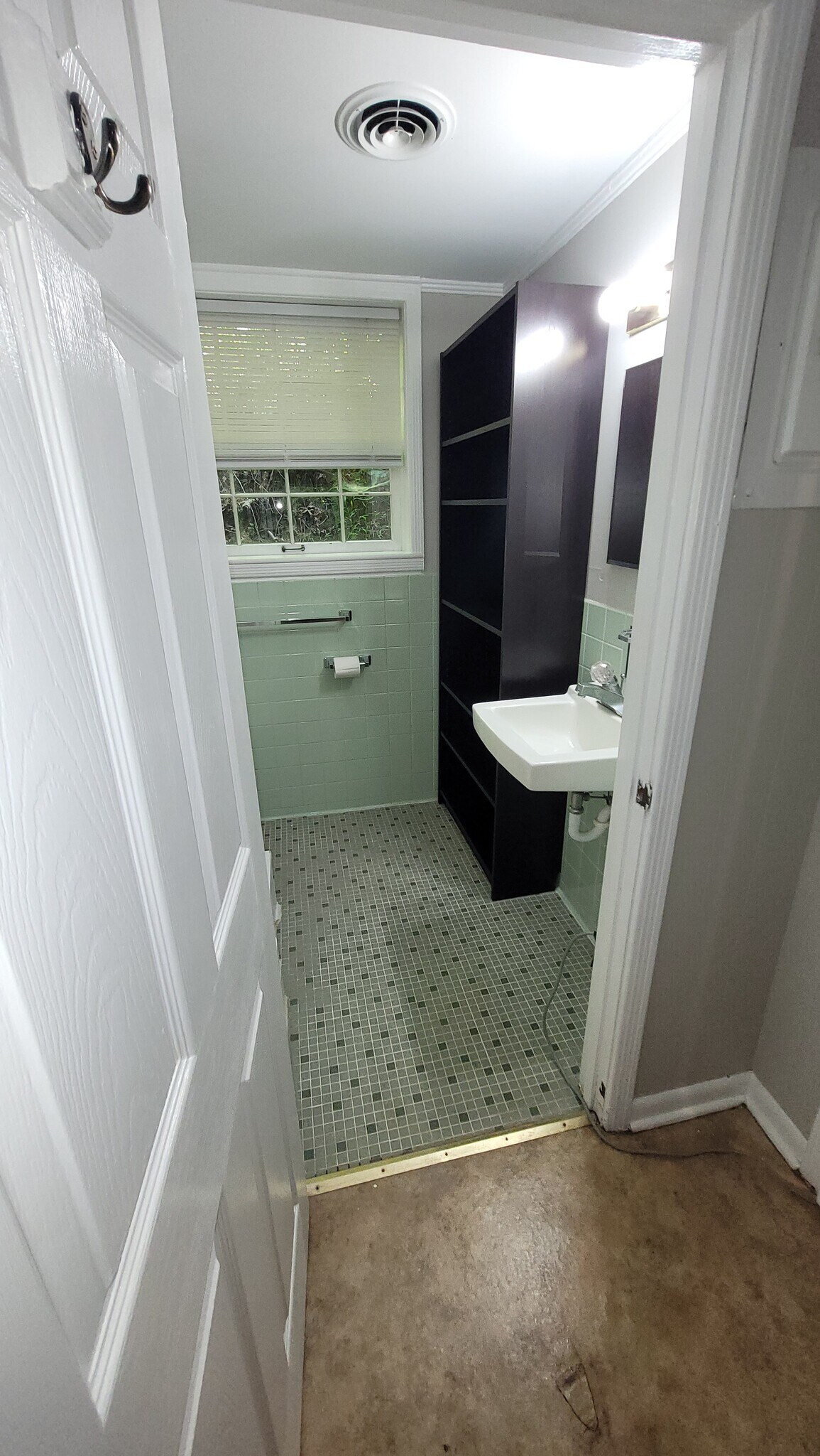 Building Photo - 129 Reservoir Ridge Dr