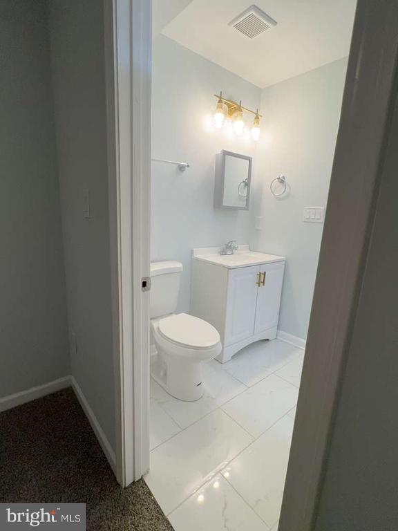 Building Photo - 4902 Van Walbeek Pl