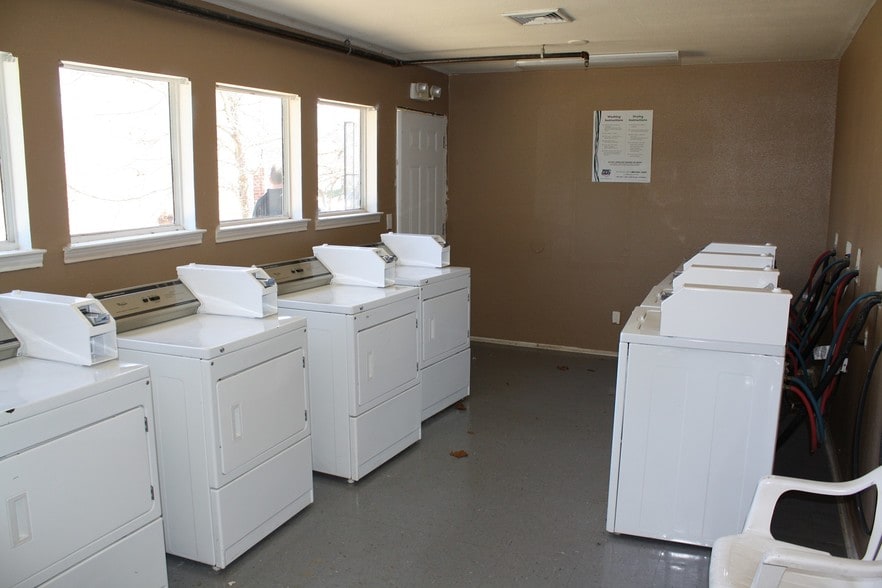 Primary Photo - Cobblestone Corners