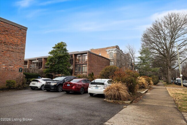 Building Photo - 1040 Cherokee Rd