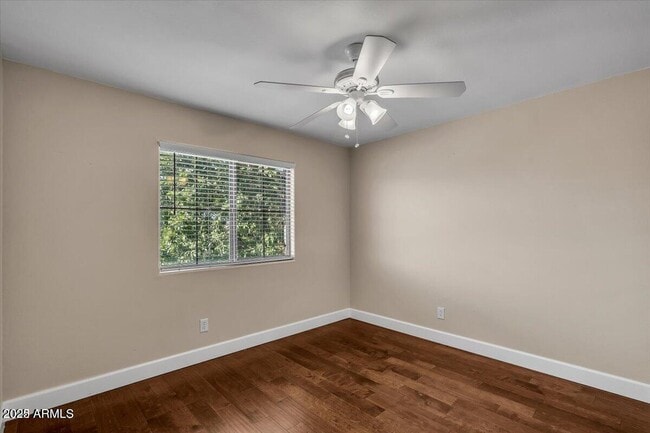 Building Photo - 902 W Azalea Pl