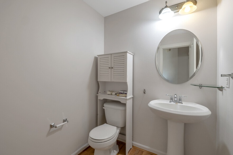 Building Photo - 5202 S 214th Way