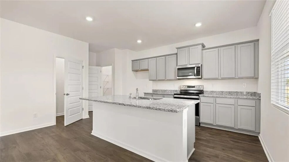 Building Photo - Room in House on Aster Ave