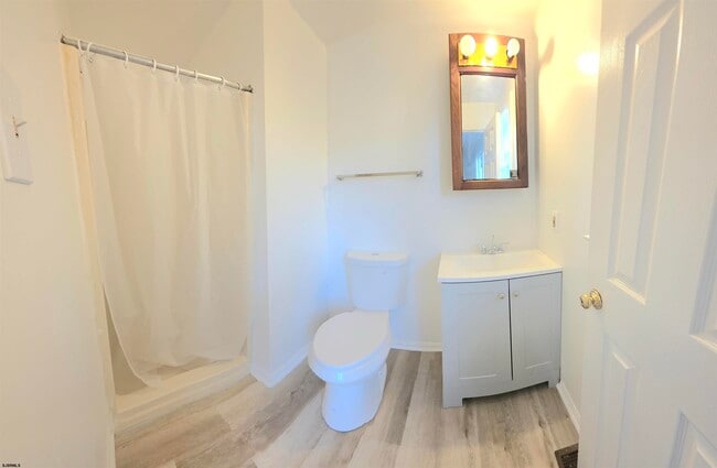 Building Photo - 1804 McKinley Ave