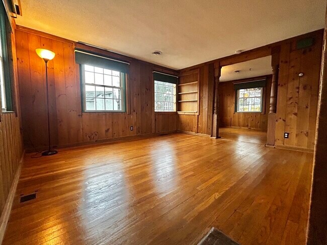 Building Photo - 6 Long Farm Terrace