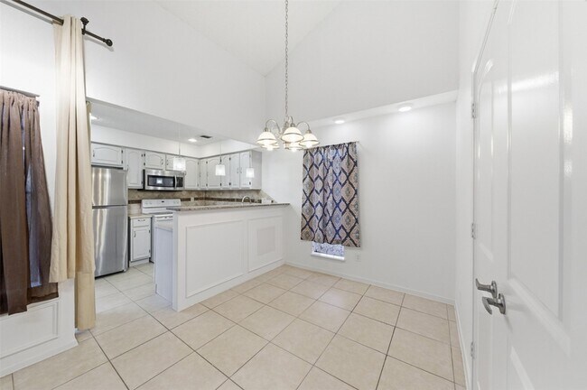 Building Photo - 12503 Newbrook Dr