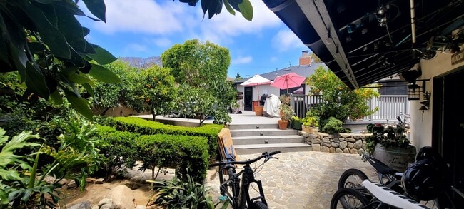 Building Photo - Midtown Ventura 3+2 Single Family Home $52...