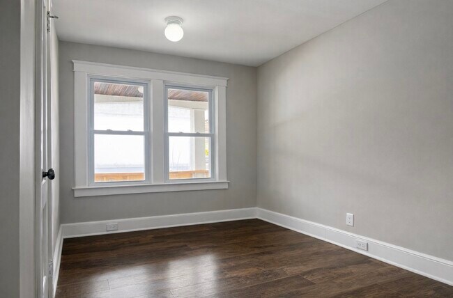 Building Photo - 117 Badger Ave