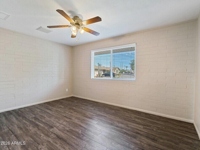 Building Photo - 12020 N Hacienda Dr