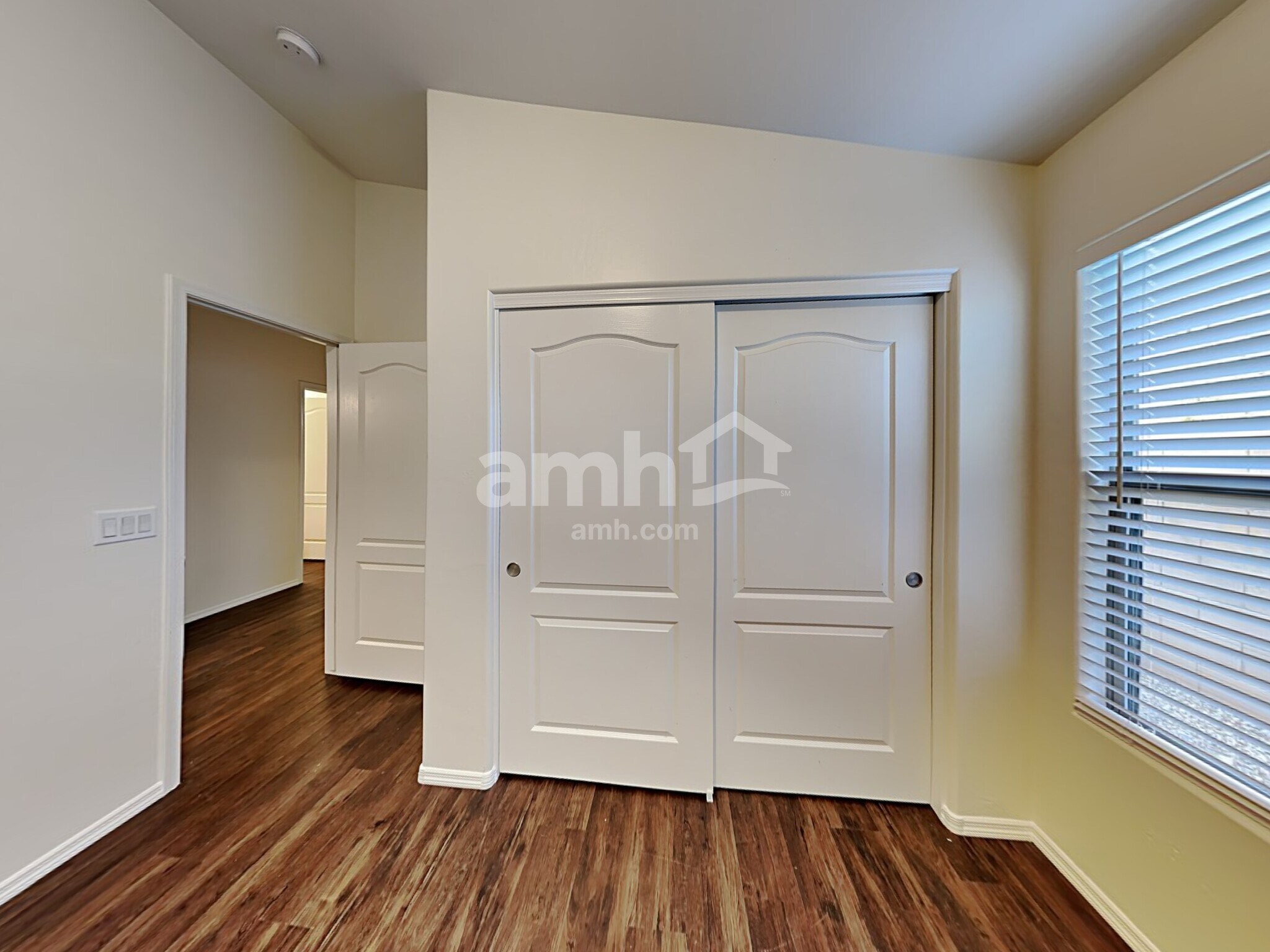 Building Photo - 3405 S 91st Dr