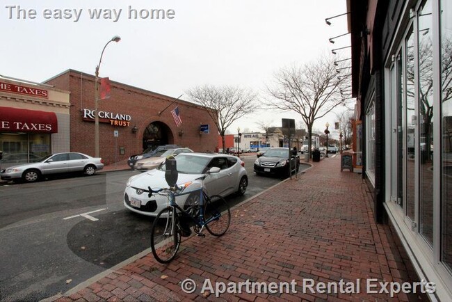 Building Photo - 402 Highland Ave