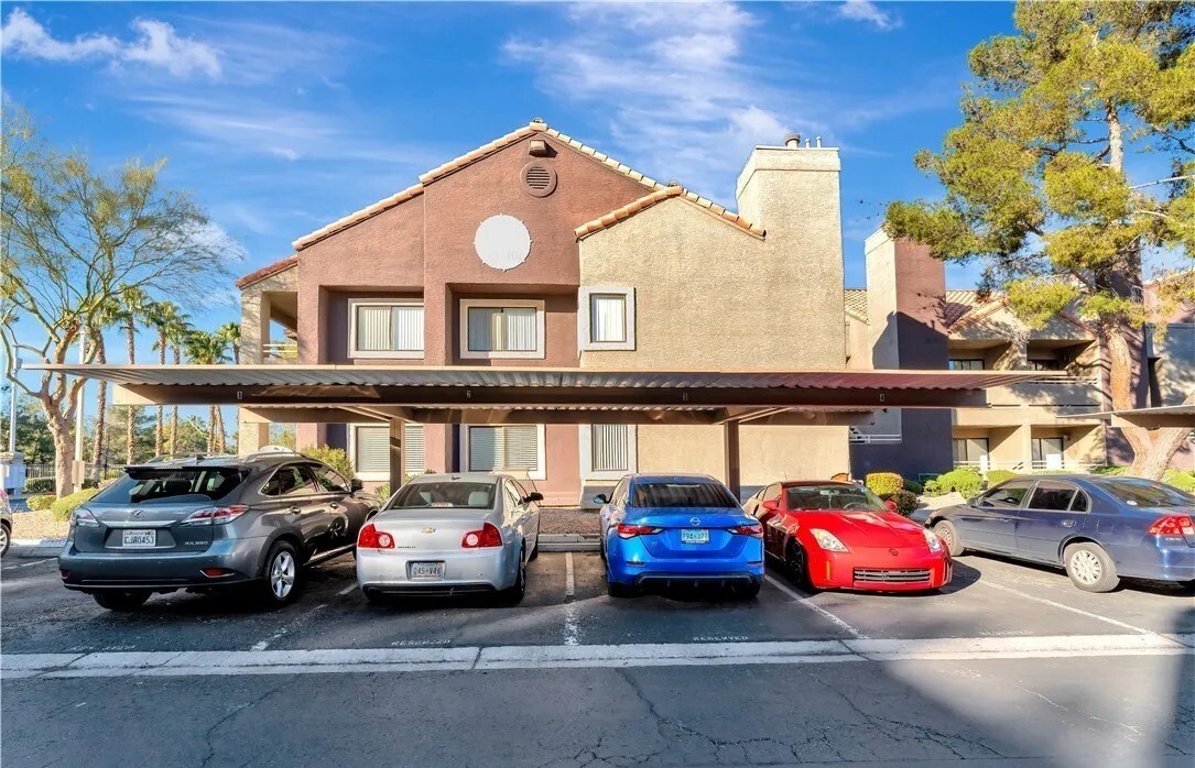 Building Photo - 5076 S Rainbow Blvd