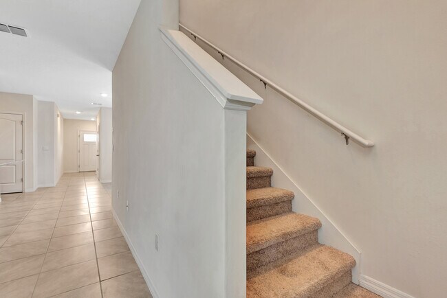 Building Photo - 35 Vista Oaks Ln