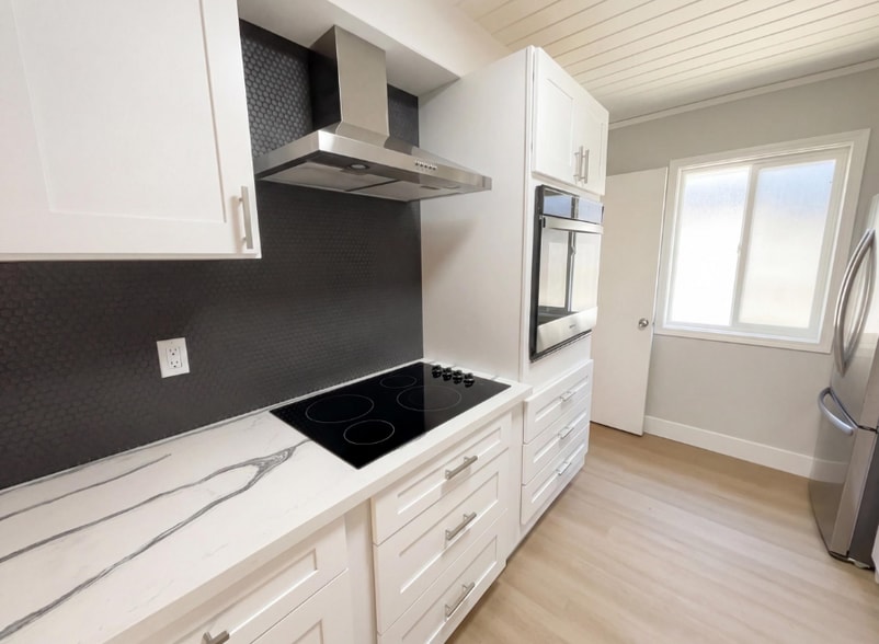 Building Photo - 2361 Oakmont Dr