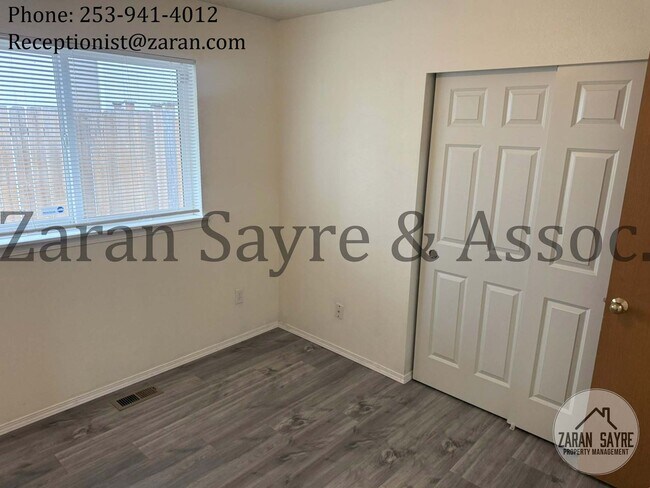 Building Photo - 109- Lovely home on Tacoma's Eastside!