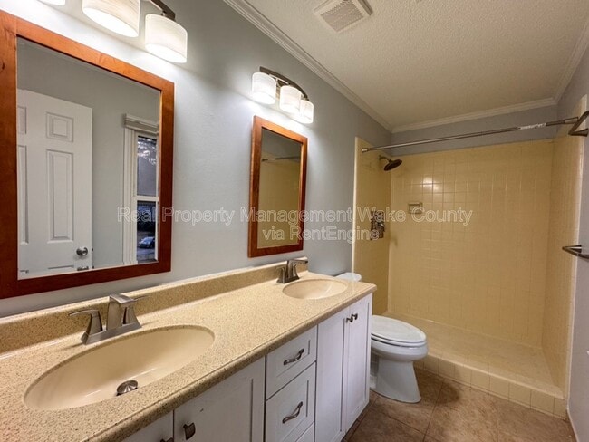 Building Photo - 102 Brodick Ct