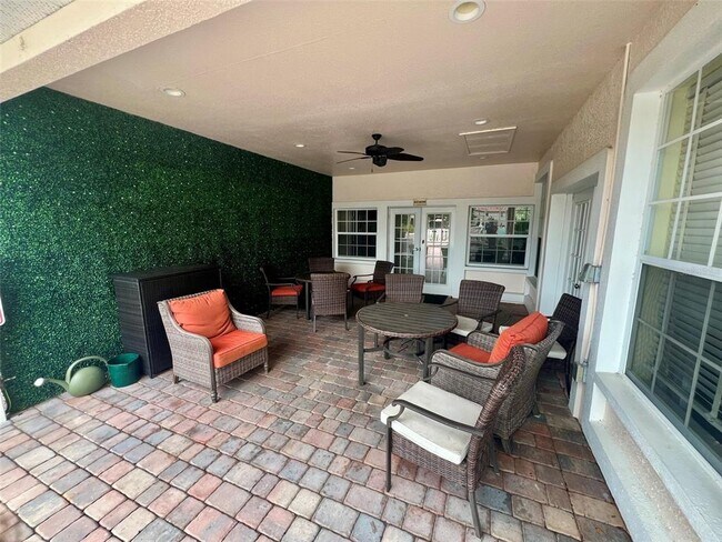 Building Photo - 4236 Central Sarasota Pkwy