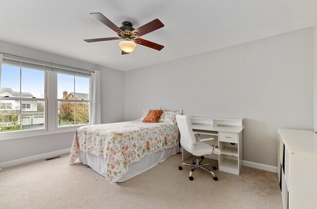 Building Photo - 1680 Primrose Ln