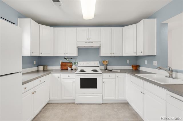 Building Photo - 9369 Longs Peak Dr