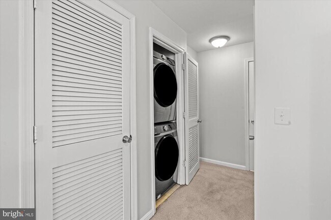 Building Photo - 5600 Willoughby Newton Dr