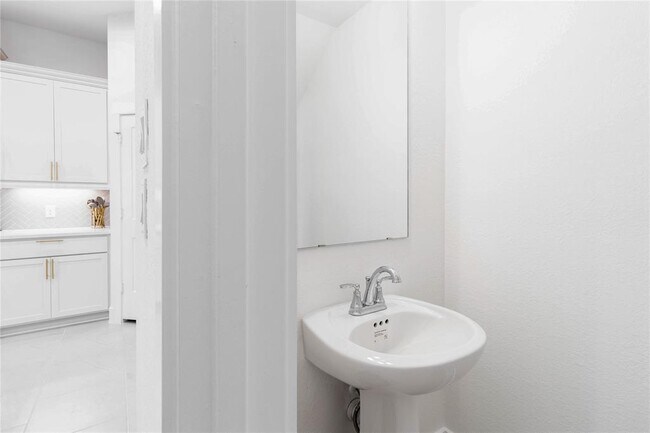 Building Photo - 21111 Rio San Jose Ct