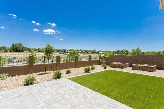 Building Photo - Beautiful Chino Valley Home!
