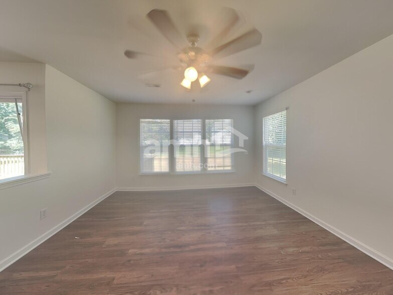 Building Photo - 1001 Finley Ct