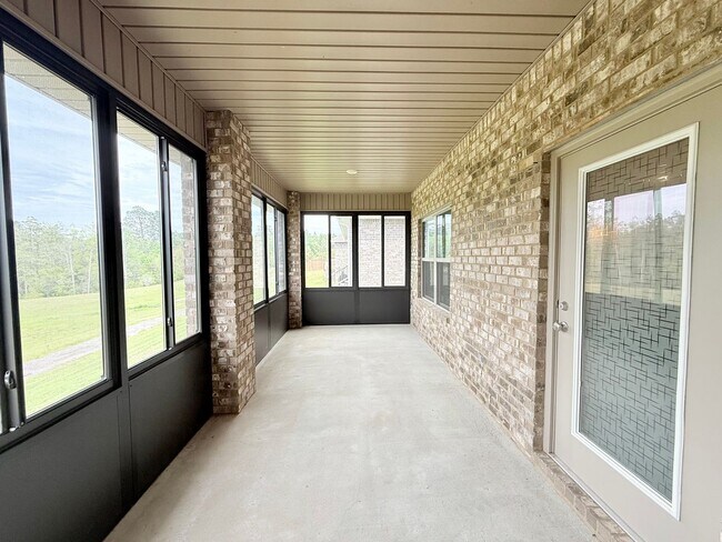 Building Photo - Spacious 4-Bedroom Home - Community Pool