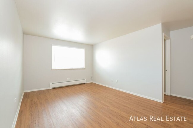 Building Photo - 2 Bedroom, 1 Bath Garden Level Unit!! 1 MO...