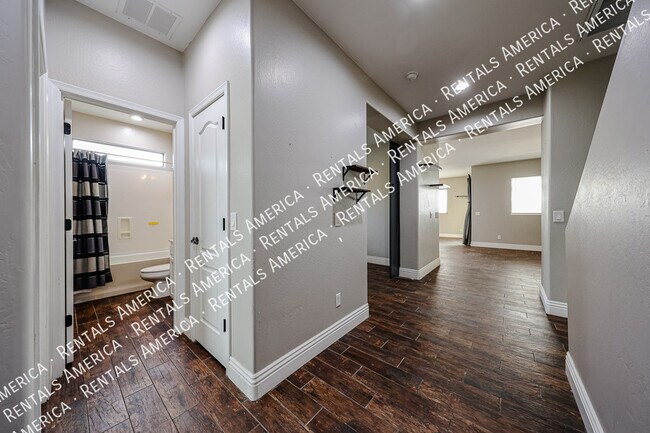 Building Photo - 7223 N 73rd Dr
