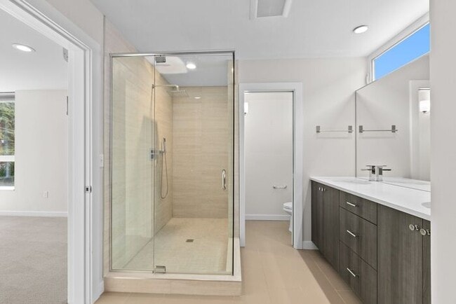Building Photo - Trendy West Seattle Townhome w/Air Conditi...