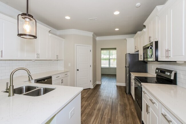 Building Photo - Stunning 5-Bedroom in Grovetown!