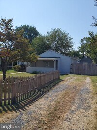 Building Photo - 1314 1st Rd