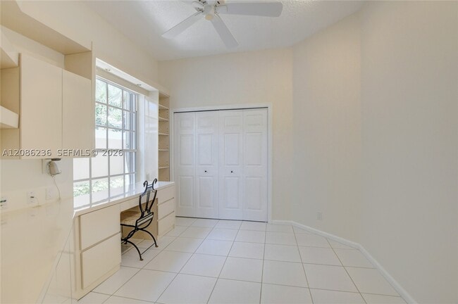 Building Photo - 11622 Creekside Dr