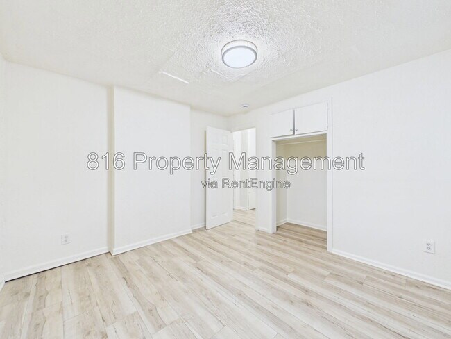 Building Photo - 6711 Agnes Ave