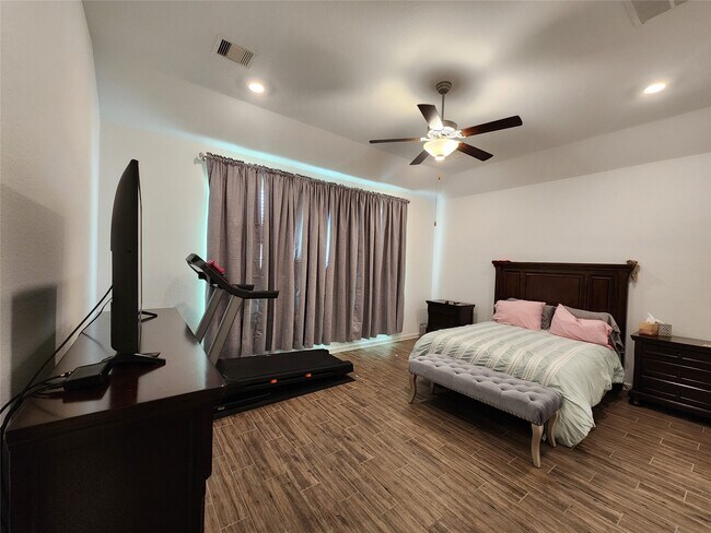 Building Photo - 14007 Hartford Heights Wy