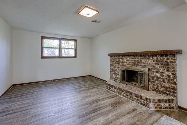 Building Photo - 2012 S 160th St