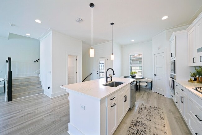 Building Photo - 4736 Amhurst Cir
