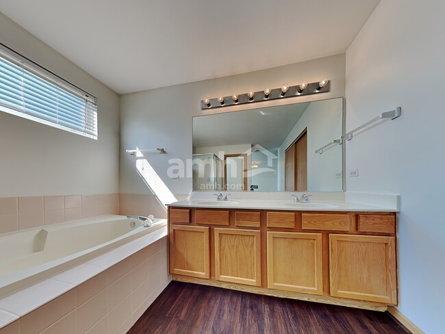 Building Photo - 20501 Kingsbrook Drive