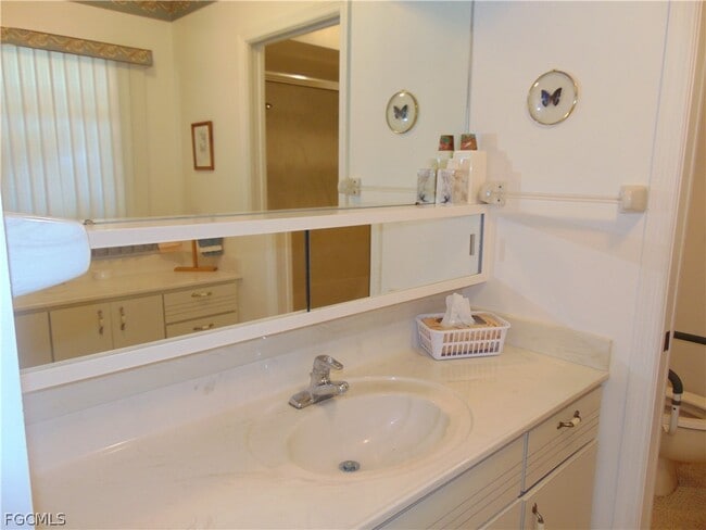 Building Photo - 1092 Riverbend Dr