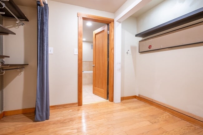 Building Photo - Magnolia 4 bedroom, 3 bathroom