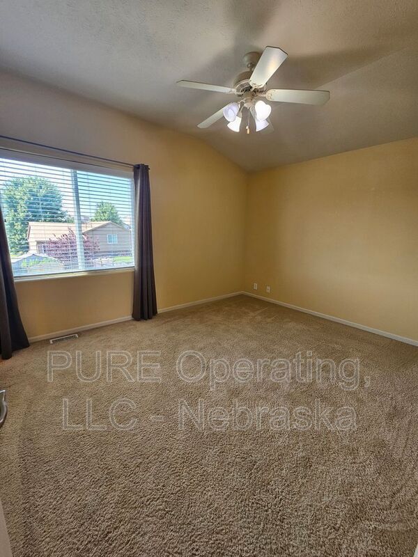 Building Photo - 16860 Larimore Ave