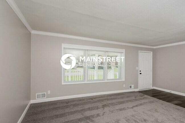 Building Photo - 3 Bedroom Pet-Friendly Home in LOUISVILLE,...