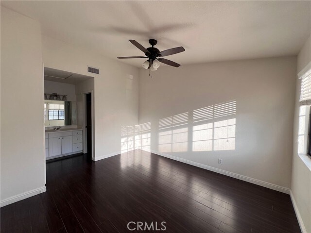 Building Photo - 8167 Vineyard Ave