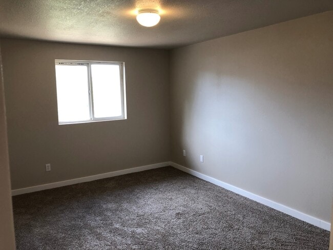 Building Photo - 3435 SW Pumice Ave