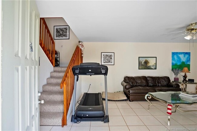 Building Photo - 2992 SW Sunset Trace Cir