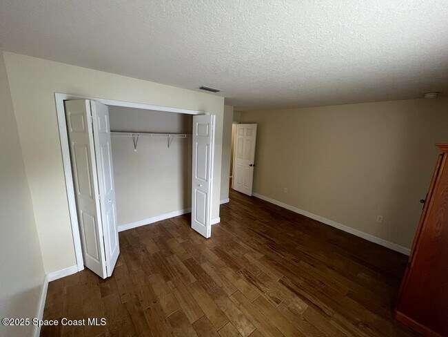 Building Photo - 156 Frederica Ave